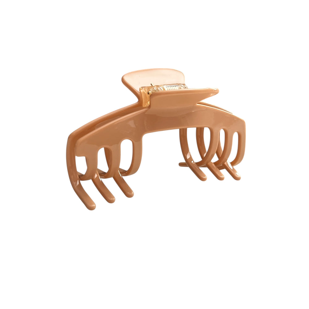 Front view of the Biscotti warm beige hat claw clip designed for secure, comfortable everyday hairstyles with hats.