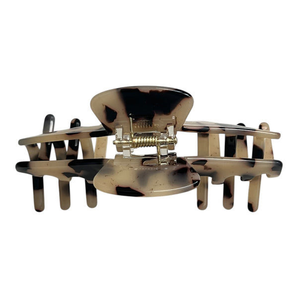 Back view of the Hazel tortoiseshell claw clip showing the spring hinge and wide claw opening.