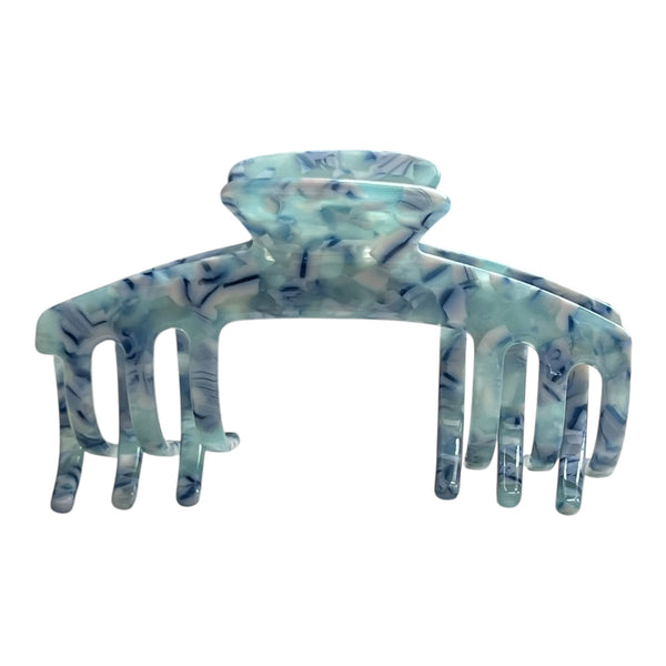 Front view of the Sea Glass blue marble claw clip for hats with aqua and blue tones.